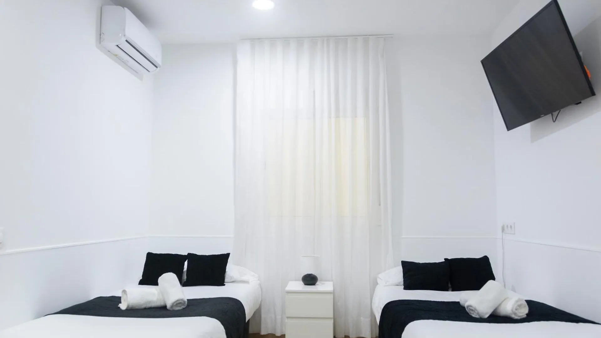 Gasthof Laramond Barcelona Rooms
