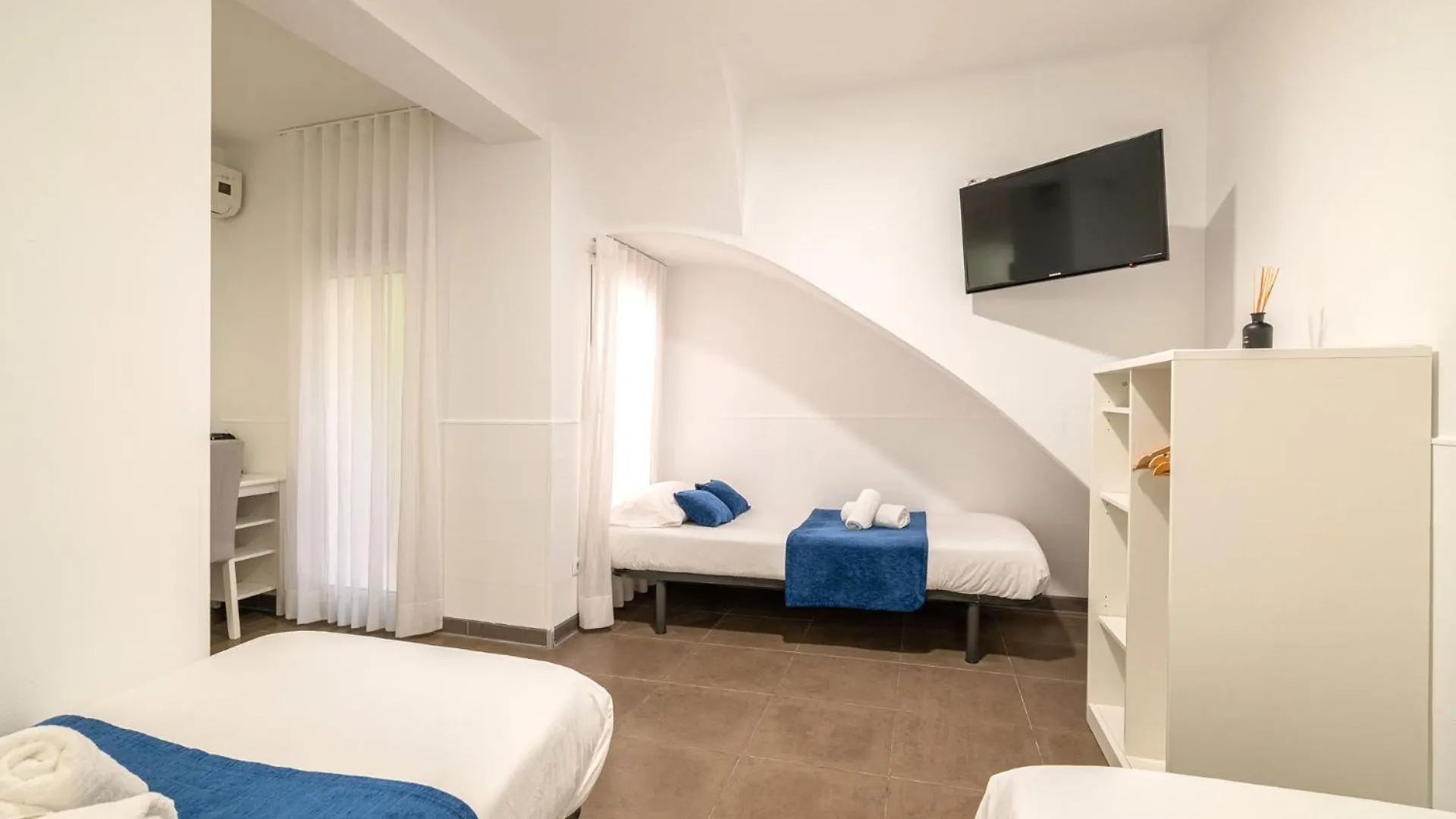 Gasthof Laramond Barcelona Rooms