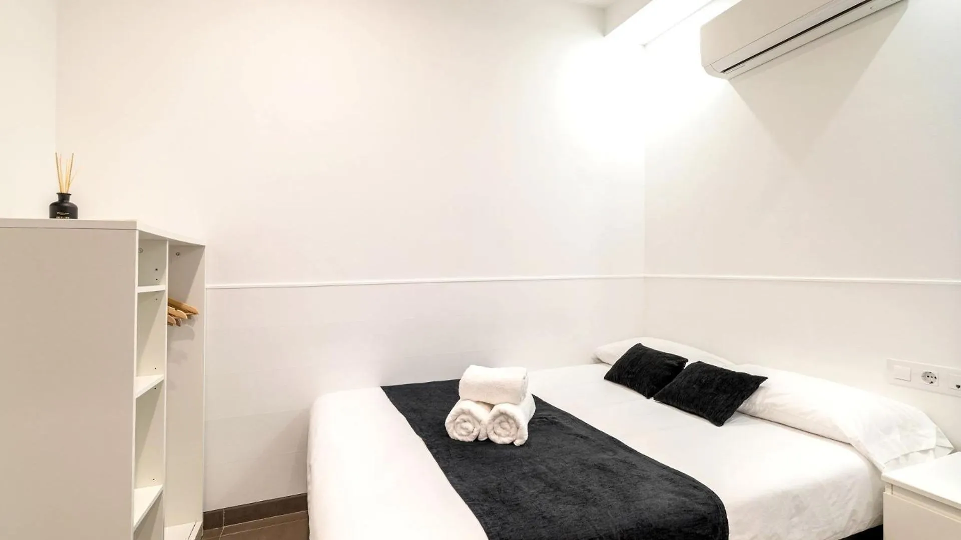 Guest house Laramond Barcelona Rooms