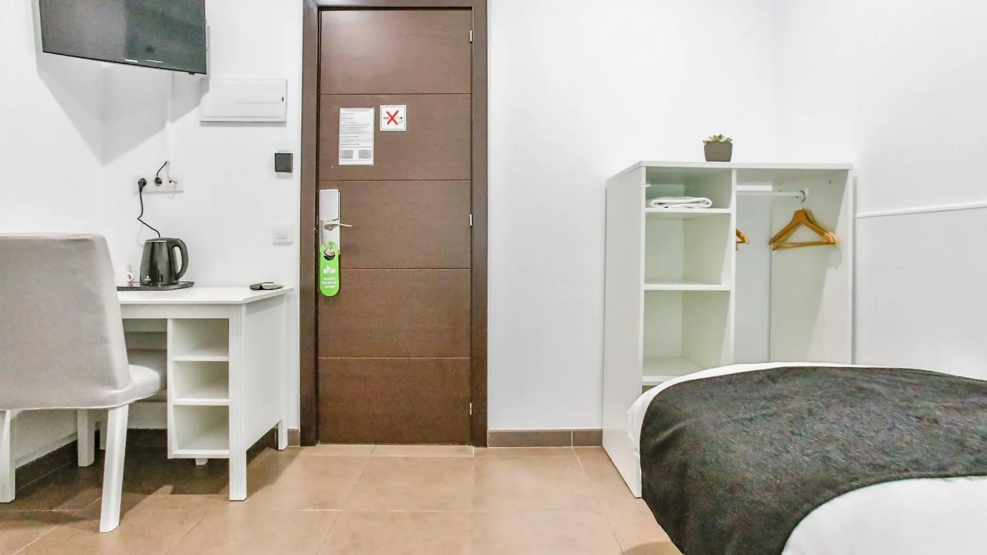 Laramond Barcelona Rooms