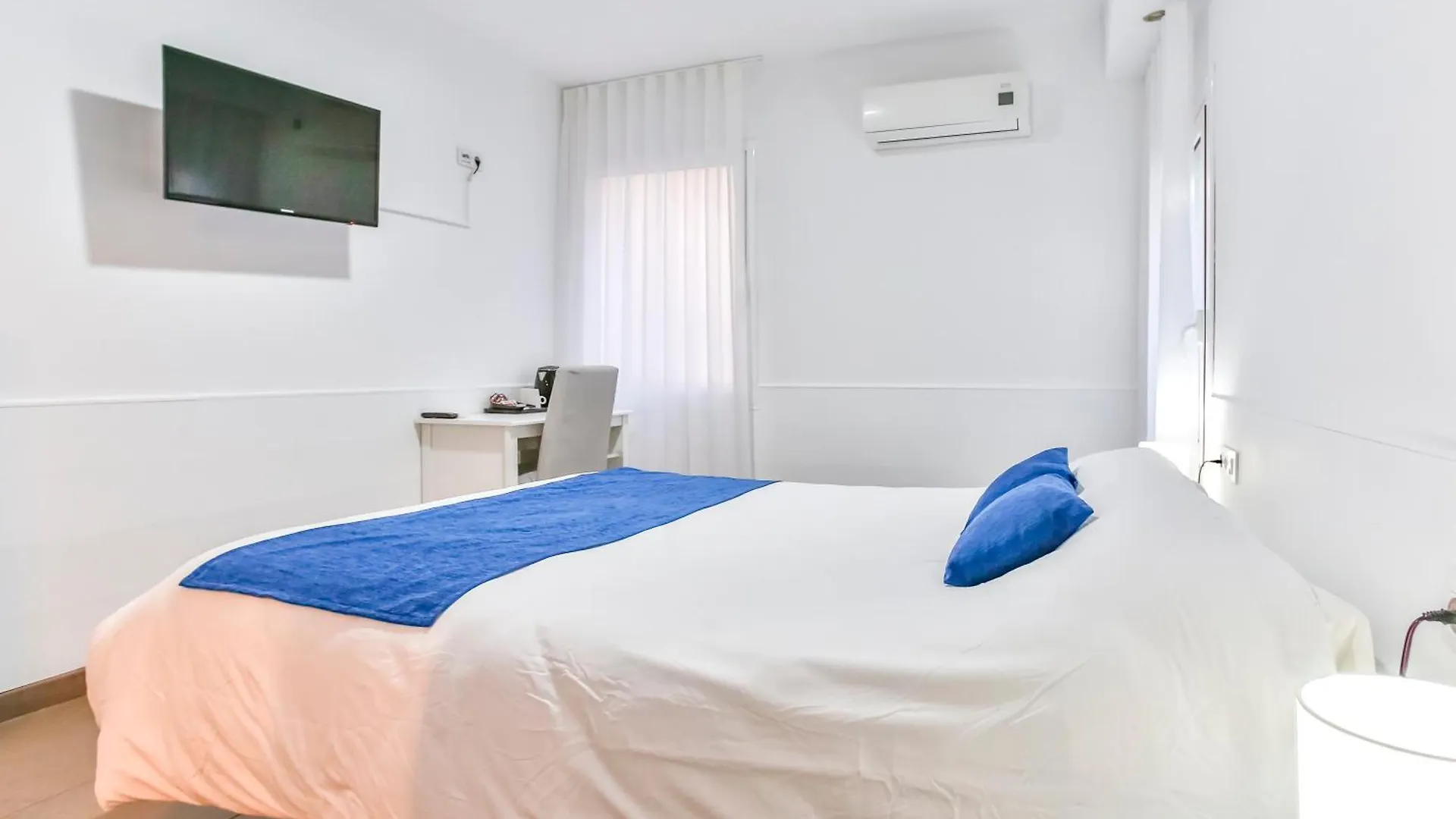 Laramond Barcelona Rooms