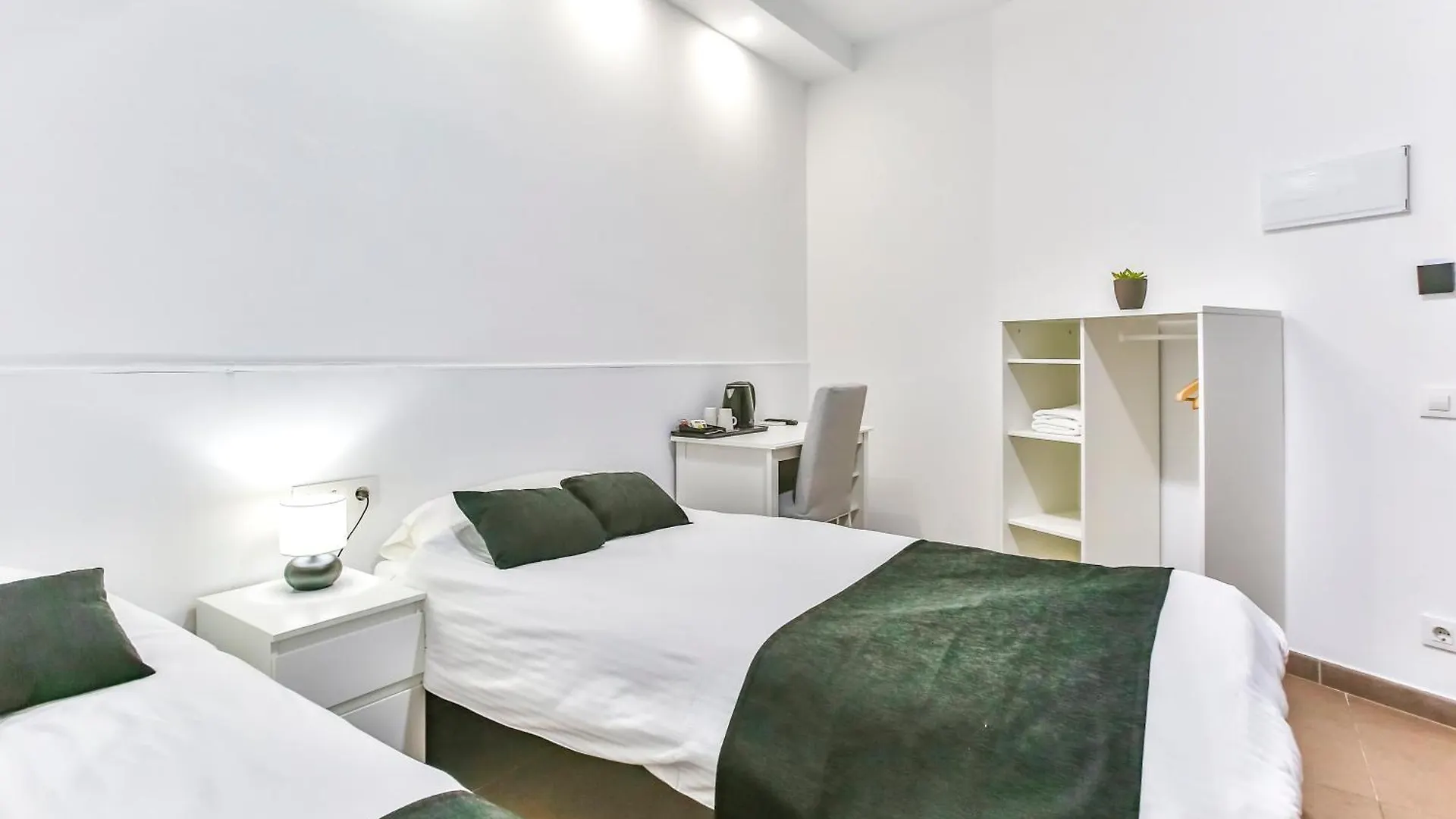 Laramond Barcelona Rooms Spain