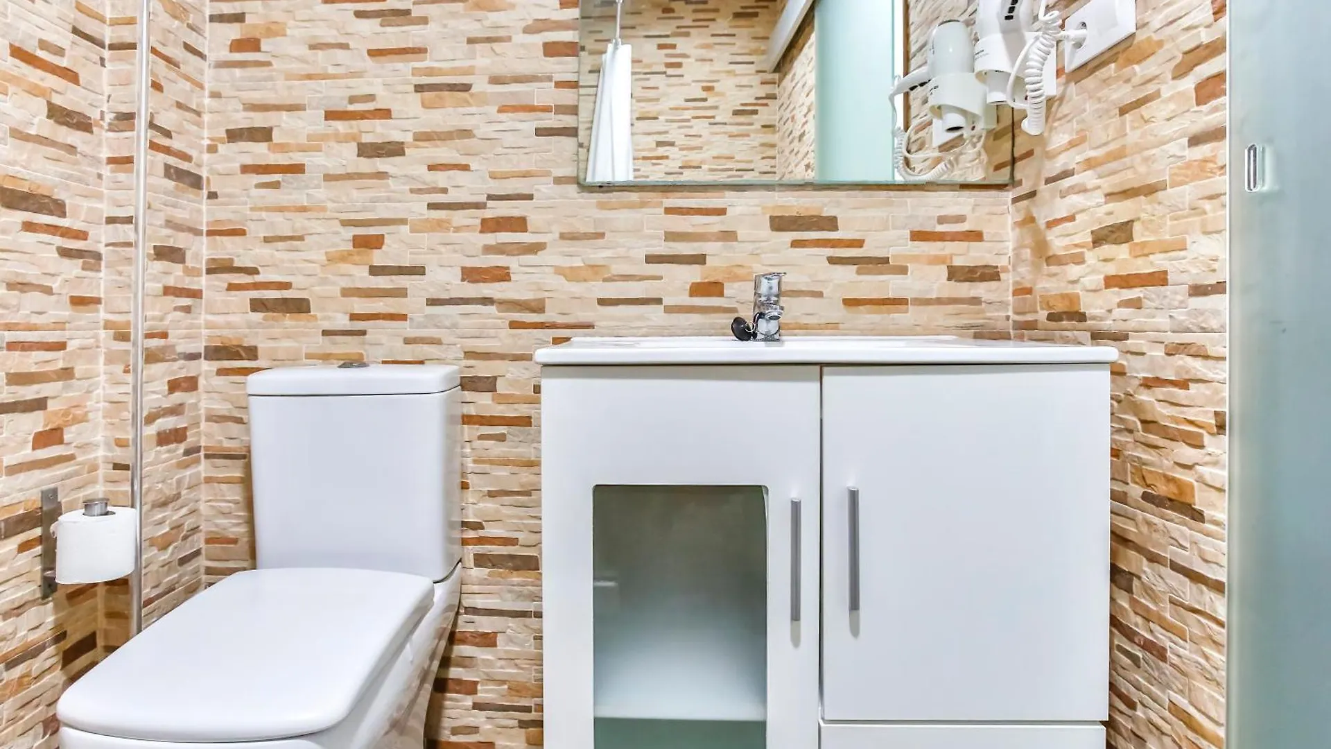 Laramond Barcelona Rooms Spain