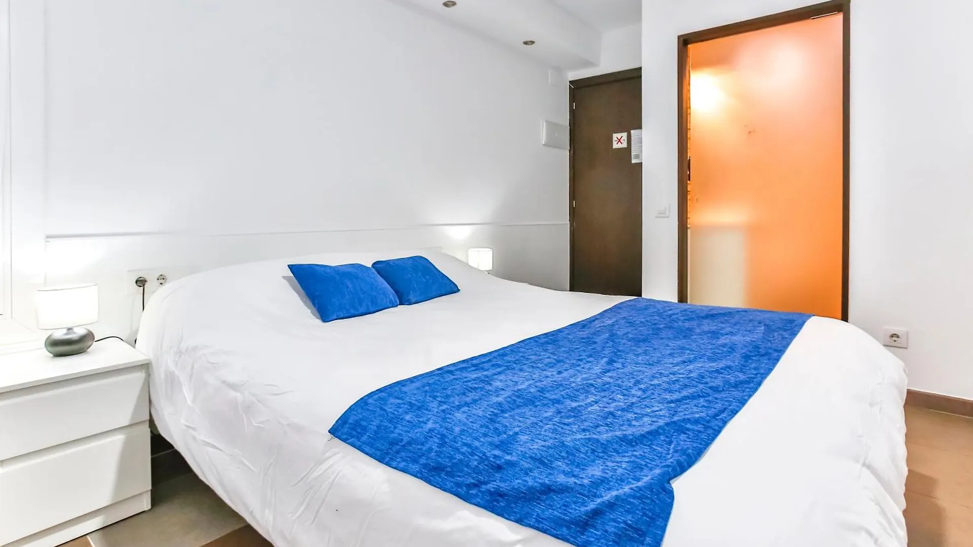 Laramond Barcelona Rooms 3*,