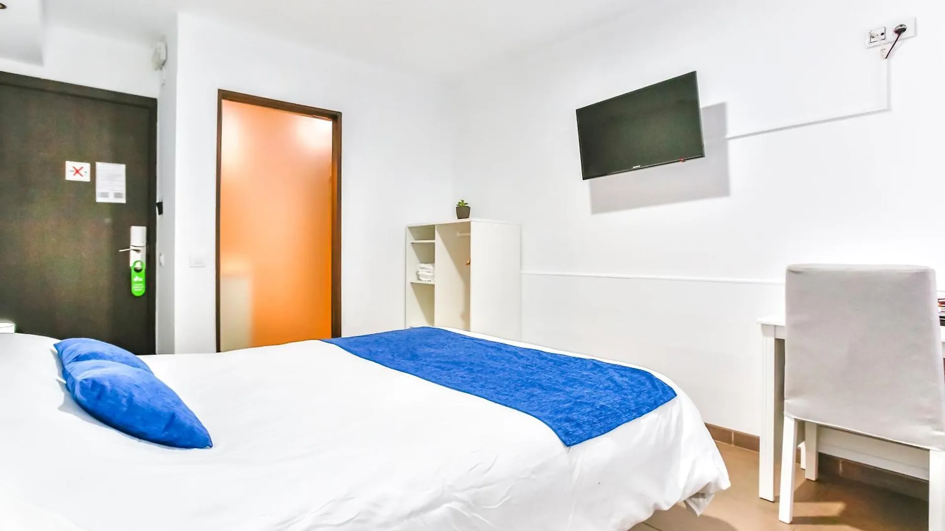 Laramond Barcelona Rooms