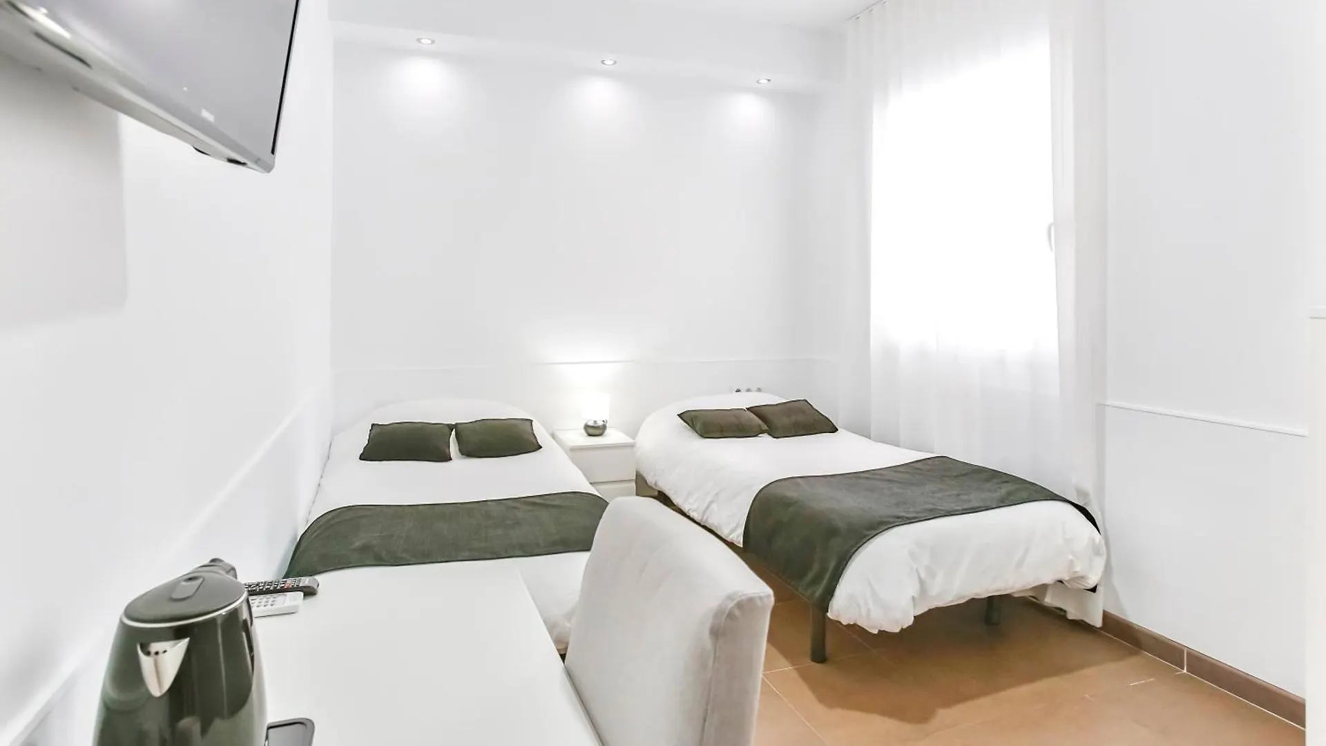 Laramond Barcelona Rooms