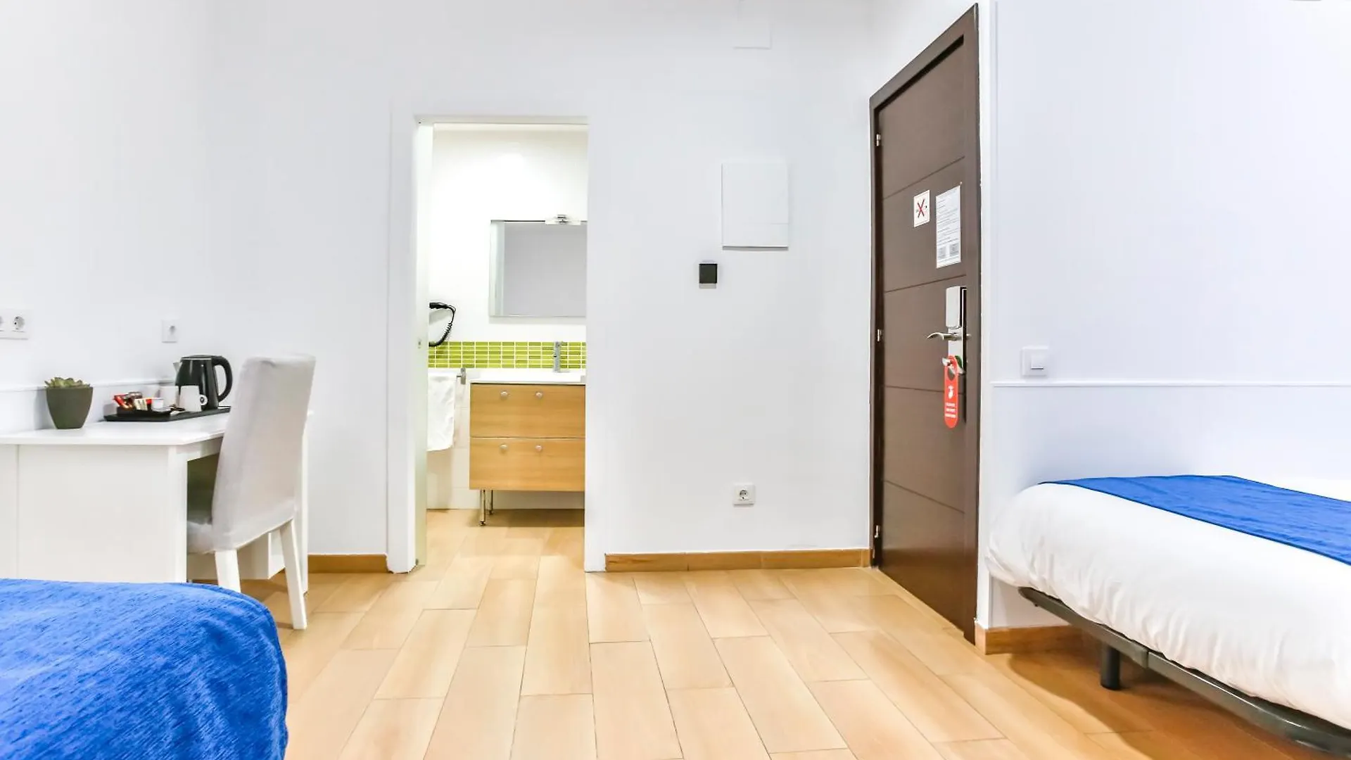 Penzion Laramond Barcelona Rooms