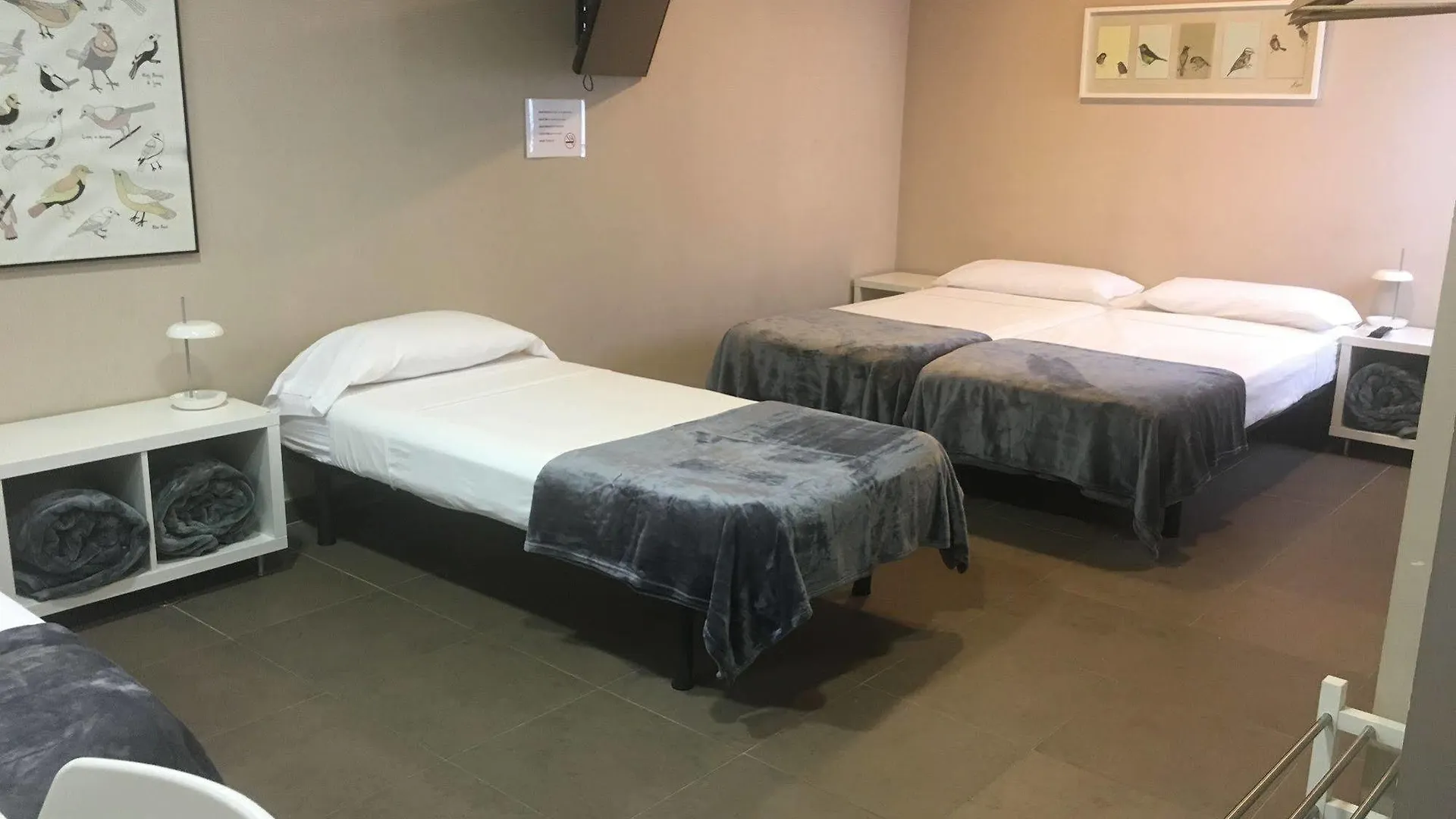Penzion Laramond Barcelona Rooms