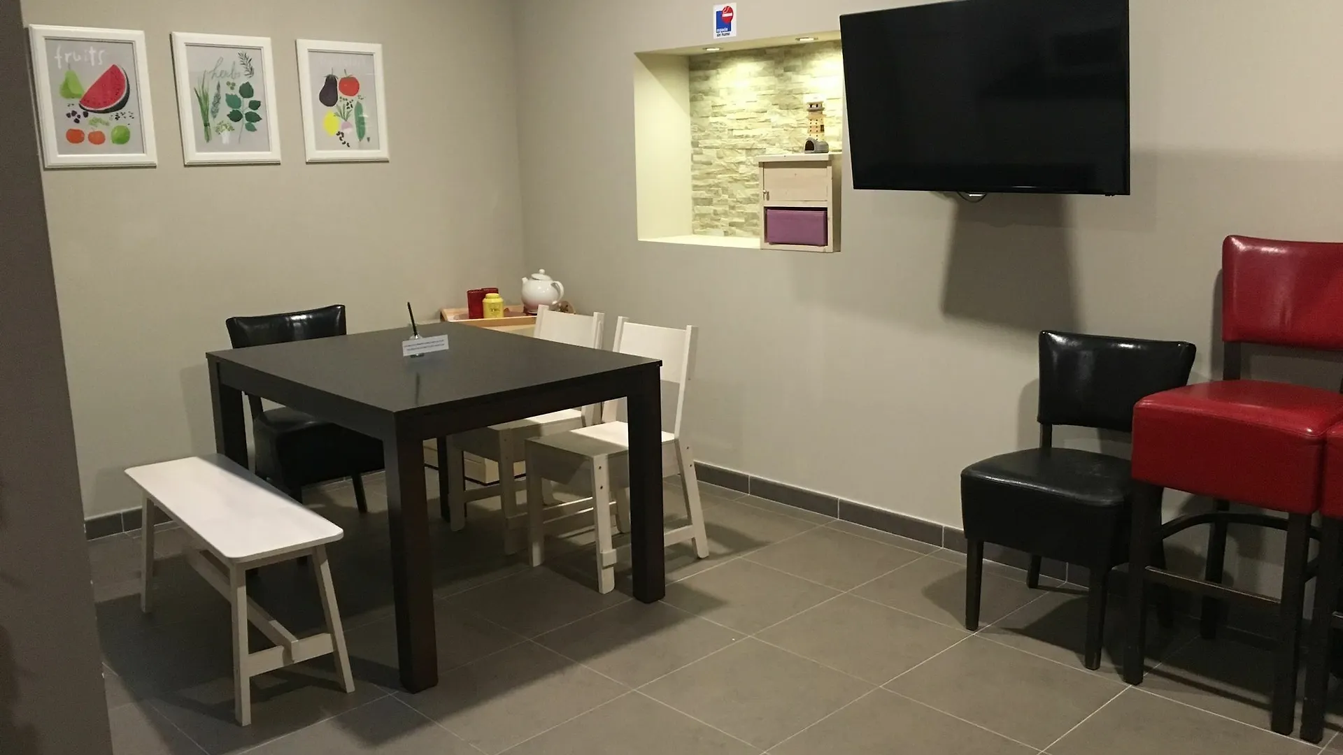 Laramond Barcelona Rooms 3*,