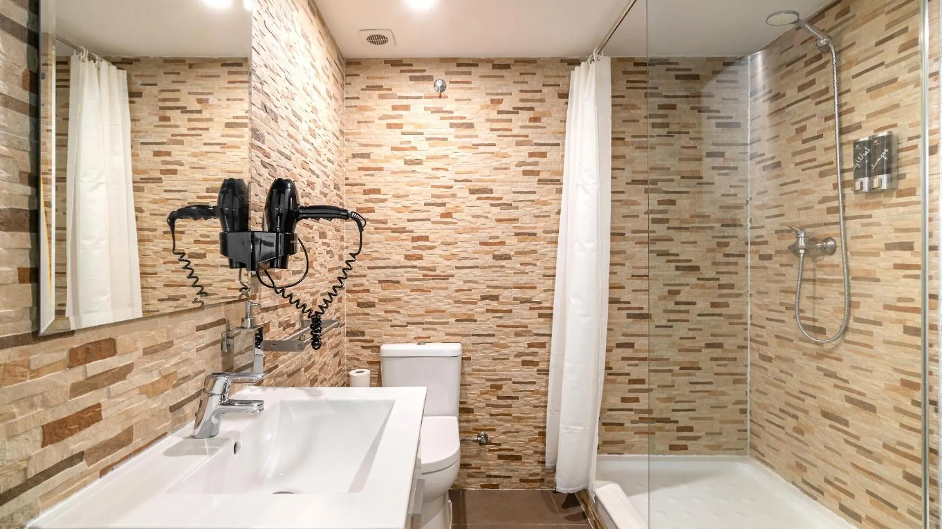 Laramond Barcelona Rooms Guest house